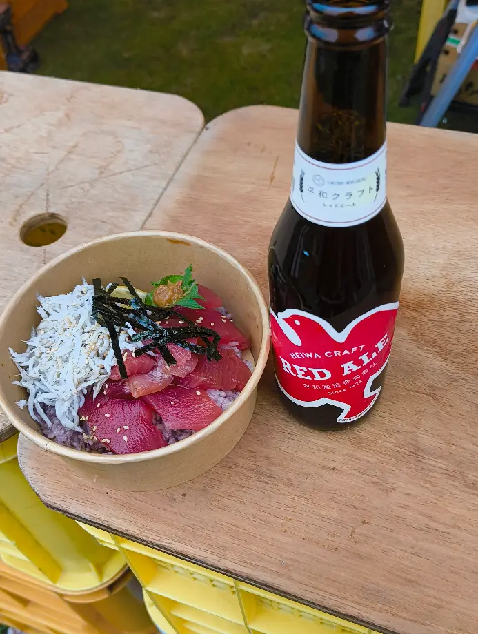 マグロしらす丼とクラフトビール