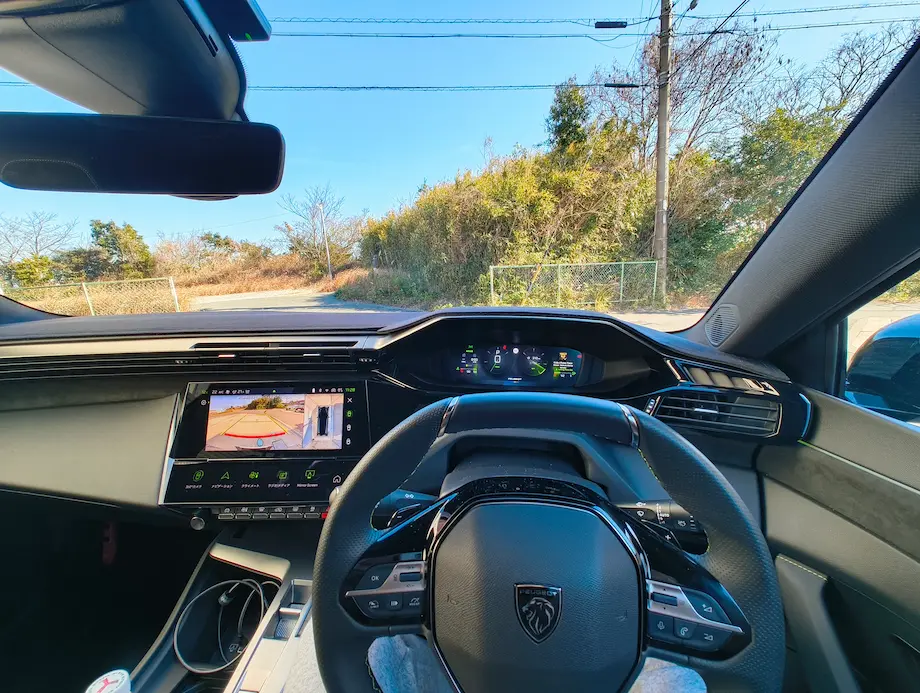 運転席に座って正面を写したところ