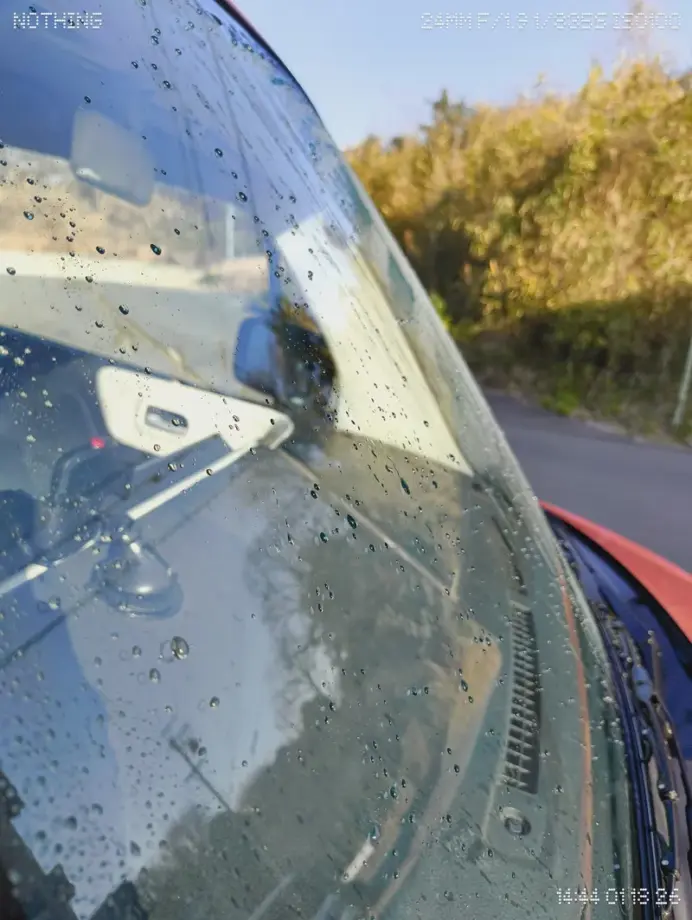 スプラッシュアンドリムーバーを施工した一カ月後の撥水の様子