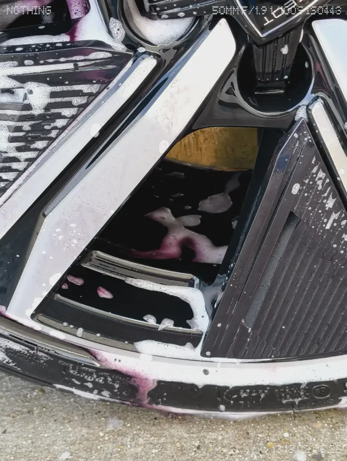 アイアンデリートを使用したホイールの拡大、紫に変色してる