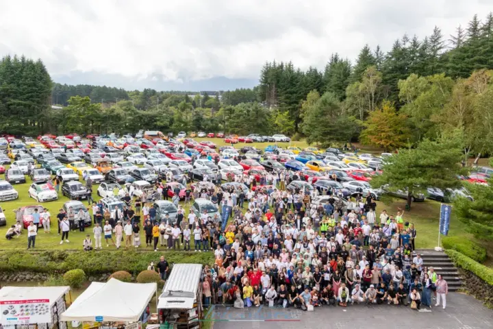 富士トリコローレ参加者の集合写真