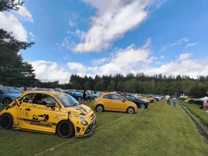 富士トリコローレ会場の青空