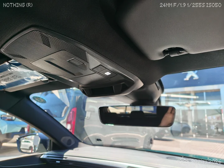 新型プジョー308、ルームミラー周り