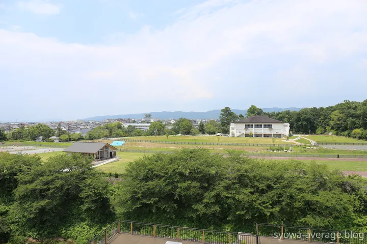 天守展望台からの眺め、周りを見渡せる