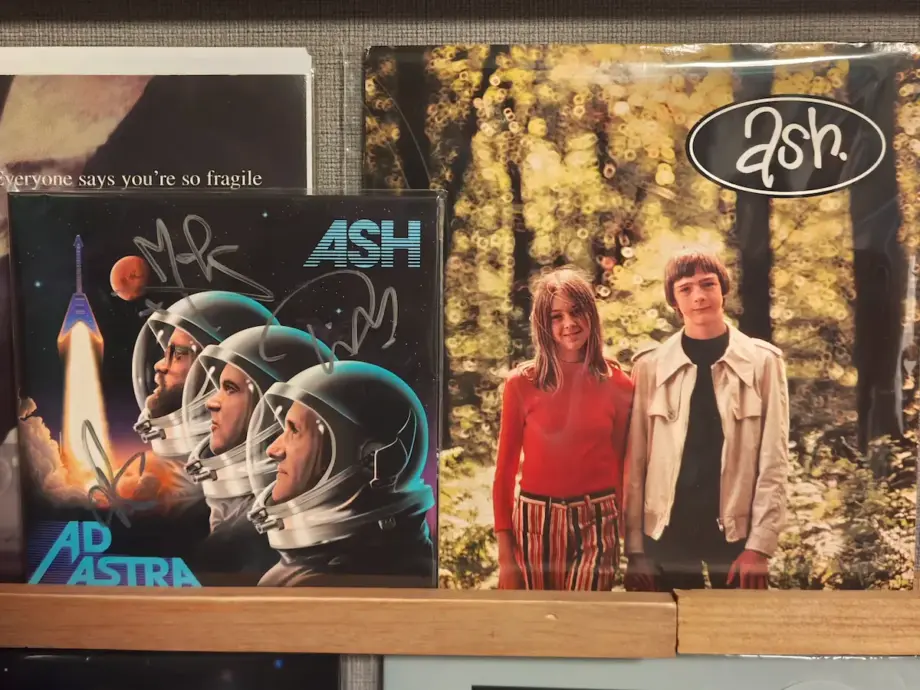 アッシュのアド・アストラのジャケット
